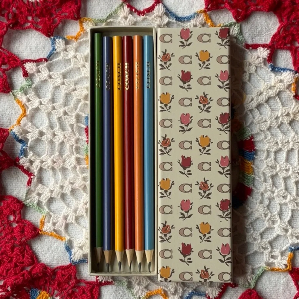 ✏️ COACH PENCIL SET WITH BADLANDS FLORAL PRINT ✏️NWT✏️